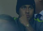Las caras del sancionado Neymar en la grada