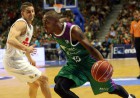 Un espectacular Unicaja sorprende al Real Madrid