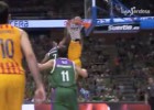 Puro espectáculo del Barça: alley oop convertido por Lawal