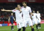 El Sevilla sufre para vencer a un Valencia que acabó con 9