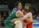 El Valencia suma y sigue y complica más al Unicaja