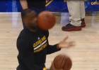 LeBron James se llevó un brutal balonazo en la cara