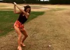 La bellísima golfista capaz de hacer el swing perfecto