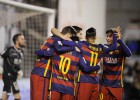 El Barça golea al Rayo con polémica y sigue lanzado