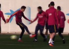 Suárez left bent double as Bartra boots Barcelona buddy