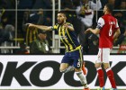 Topal pone en ventaja a un Fenerbahçe superior
