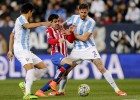 El Málaga se afianza en zona media y hunde más al Sporting