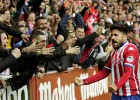 El Sporting se aferra a la salvación a costa del Eibar