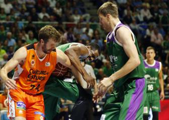 Valencia borra a un flojo Unicaja de estos playoffs