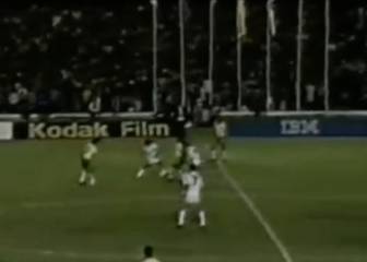 ¡Ver para creer! El humillante caño de Romario a Maradona