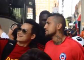 Vidal desata la locura de los hinchas chilenos en Filadelfia