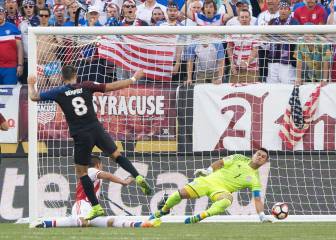 Dempsey sigue siendo el héroe americano: gol y clasificación