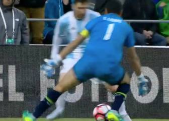 Las locas narraciones del caño de Messi: 