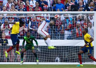 Un cañón por cabeza: genial cabezazo de Dempsey