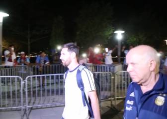 ¿Qué dijo la afición argentina a Messi a la salida del hotel?