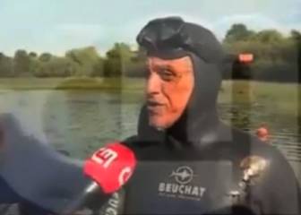 Un buzo rescata el micrófono que Cristiano lanzó a un lago