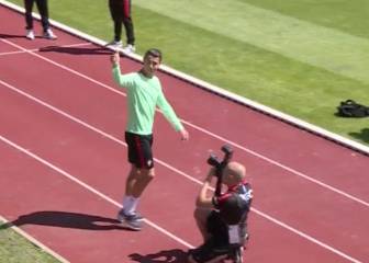 Portugal recibe el apoyo de su afición tras ganar a Gales