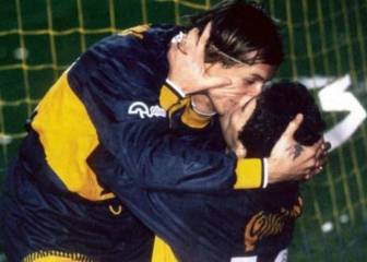 El mítico beso entre Maradona y Caniggia cumple 21 años