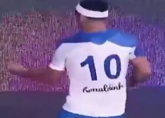 La magia de Ronaldinho en la liga de fútbol sala de la India