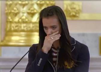 Isinbayeva lloró frente al equipo olímpico ruso