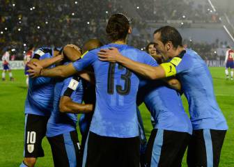 Uruguay se divierte y vence a Paraguay en el Centenario