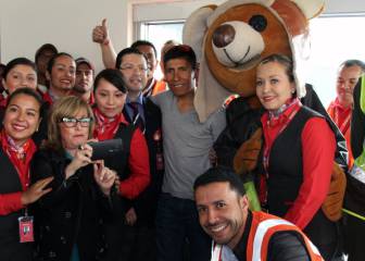 Nairo Quintana conmociona con su llegada sorpresa a Bogotá