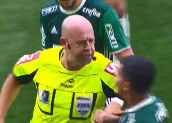 Árbitro de Final de Copa América empuja a jugador