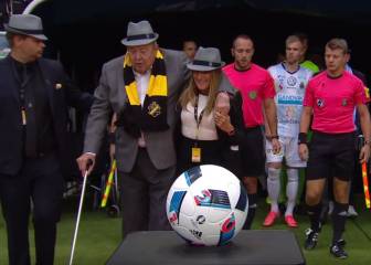 La increíble salida al campo en la liga sueca con ancianos