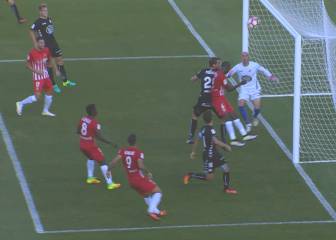 El Lugo frena su racha ante un Almería que no convence