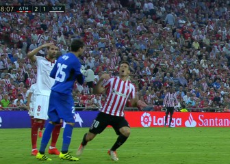 Sirigu loses the plot, elbows Aduriz and gets sent off