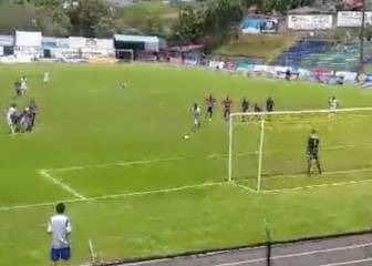 Costa Rican side emulate Messi and Suárez's two-man penalty