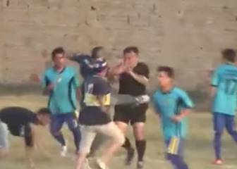 Deleznable: brutal paliza a un árbitro por pitar un penalti