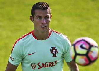 Cristiano is insatiable for trophies says Portugal boss
