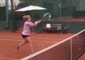 Shakira shows off her ball skills in new Instagram video