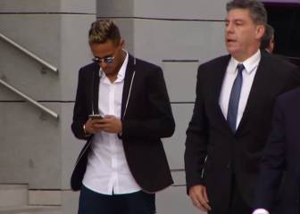La fiscalía pide al juez que procese a Neymar y su padre