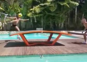 Ronaldinho’s skills know no bounds!