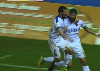 El Cádiz desperdicia 2 goles y se queda en la zona baja
