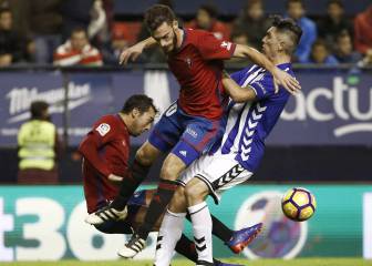 Un gran Theo lidera la victoria con pólemica del Alavés