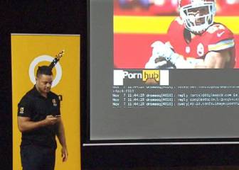 ¡Tierra trágame! Enseña porno por accidente a 100 niños