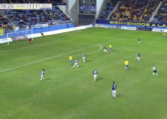 En Cadiz todavía alucinan con el golazo de Aitor García