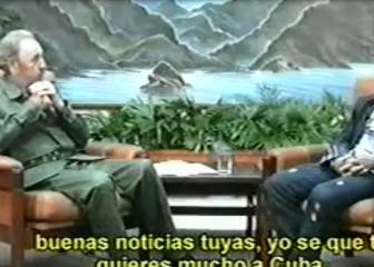 El día que Maradona entrevistó a Fidel Castro: risas y regalos