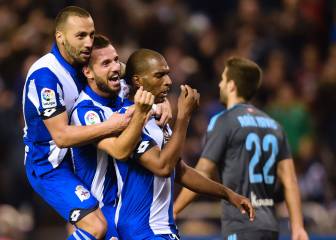 El Depor arrasa a la Real y sale de los puestos de descenso