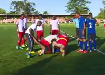 Un jugador africano muere después de festejar gol