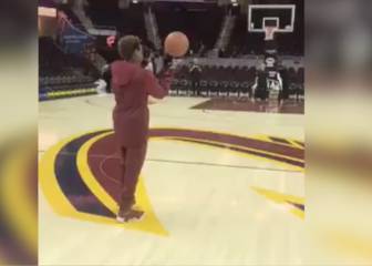 Like father, like son: LeBron James Jr pulls off superb shot