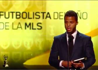Gio Dos Santos recibió el premio a mejor jugador de la MLS 2016