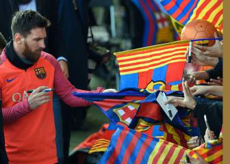 Fans serenade Messi with special chant at the Minestadi