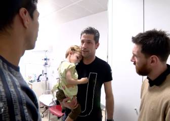 Emotivo gesto de Suárez y Lio Messi con Capdevila y su hijo