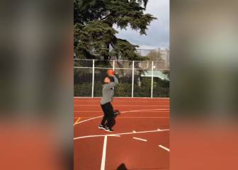 Ronaldo: football legend ain't too bad at basketball either