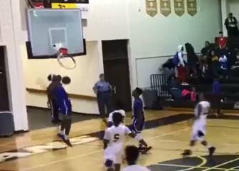 ¡Un jugador de instituto destroza el tablero con un violento mate!