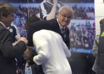 Ranieri greets Kante with headlock
